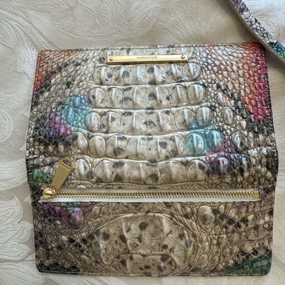 Brahmin satchel, wallet and dust cover - Picture 9 of 9